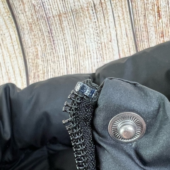 The North Face 550 Black Puffer Jacket Coat Black Small - Picture 8 of 12